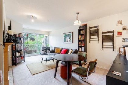 Photo 1 at 306 - 2929 W 4th Avenue, Kitsilano, Vancouver West