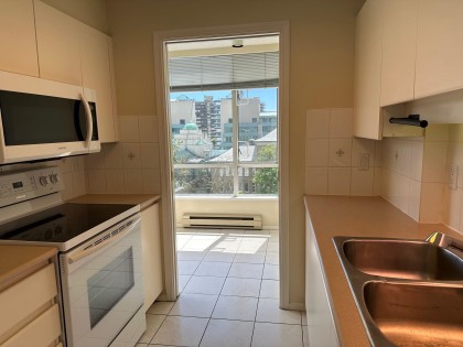 Photo 8 at 904 - 2628 Ash Street, Fairview VW, Vancouver West