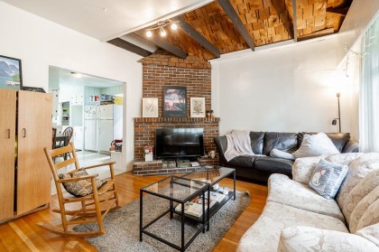 Photo 3 at 4413 W 13 Avenue, Vancouver West
