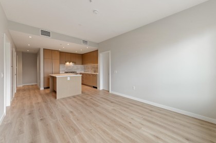 Photo 7 at 602 - 110 E 17th Street, Central Lonsdale, North Vancouver