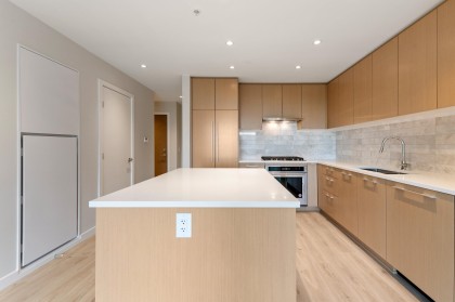 Photo 10 at 602 - 110 E 17th Street, Central Lonsdale, North Vancouver