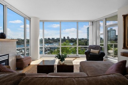 Photo 2 at 501 - 1099 Marinaside Crescent, Yaletown, Vancouver West