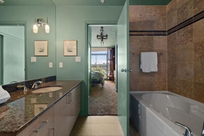 Photo 13 at 501 - 1099 Marinaside Crescent, Yaletown, Vancouver West