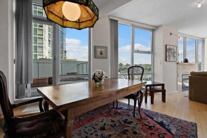 Photo 7 at 501 - 1099 Marinaside Crescent, Yaletown, Vancouver West