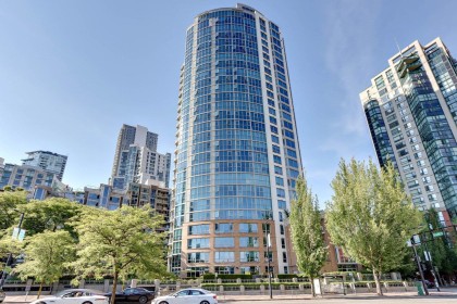 Photo 2 at 2505 - 388 Drake Street, Yaletown, Vancouver West