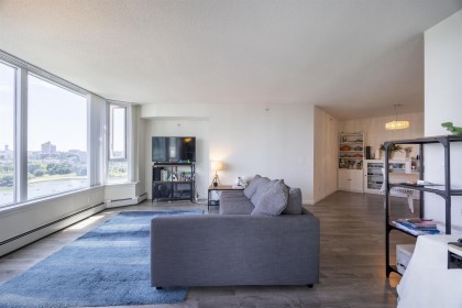 Photo 3 at 2505 - 388 Drake Street, Yaletown, Vancouver West