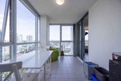 Photo 4 at 2505 - 388 Drake Street, Yaletown, Vancouver West