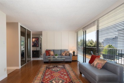 Photo 1 at 204 - 650 16th Street, Ambleside, West Vancouver