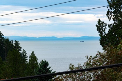 Photo 26 at 5335 Marine Drive, Caulfeild, West Vancouver