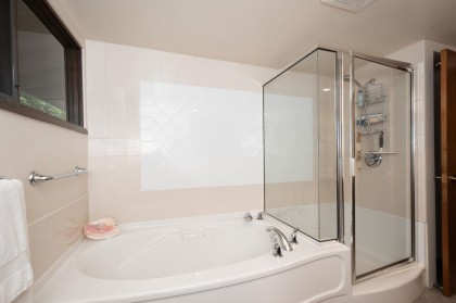 Photo 37 at 5335 Marine Drive, Caulfeild, West Vancouver