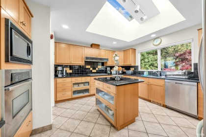 Photo 10 at 4673 Woodburn Road, Cypress Park Estates, West Vancouver