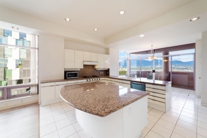 Photo 5 at PH 1 - 1500 Alberni Street, West End VW, Vancouver West
