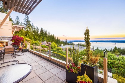 Photo 2 at 101 - 2535 Garden Court, Whitby Estates, West Vancouver