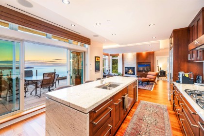 Photo 13 at 101 - 2535 Garden Court, Whitby Estates, West Vancouver