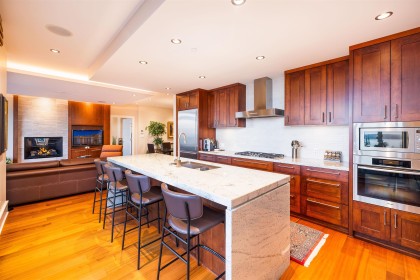 Photo 14 at 101 - 2535 Garden Court, Whitby Estates, West Vancouver