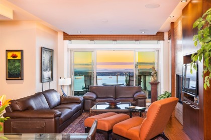 Photo 4 at 101 - 2535 Garden Court, Whitby Estates, West Vancouver