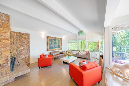 Photo 2 at 1448 Sandhurst Place, Chartwell, West Vancouver