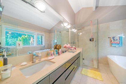 Photo 10 at 1448 Sandhurst Place, Chartwell, West Vancouver