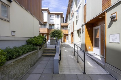 Photo 9 at 35 - 638 W 6th Avenue, Fairview VW, Vancouver West
