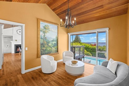 Photo 6 at 2370 Queens Avenue, Queens, West Vancouver
