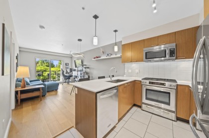 Photo 4 at 324 - 1330 Marine Drive, Pemberton NV, North Vancouver