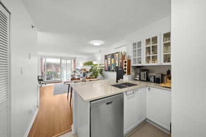 Photo 10 at 106 - 503 W 16th Avenue, Fairview VW, Vancouver West