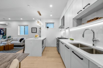 Photo 4 at 3172 W 26th Avenue, Vancouver West