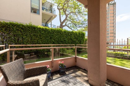 Photo 23 at 306 - 2271 Bellevue Avenue, Dundarave, West Vancouver