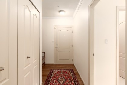 Photo 2 at 306 - 2271 Bellevue Avenue, Dundarave, West Vancouver