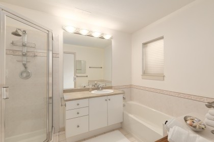 Photo 16 at 306 - 2271 Bellevue Avenue, Dundarave, West Vancouver