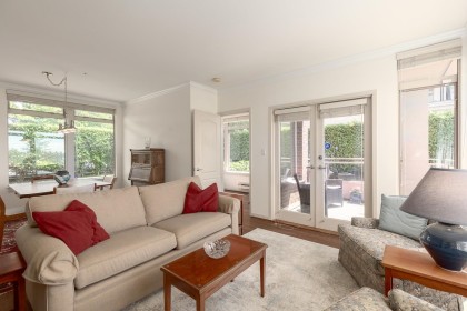 Photo 3 at 306 - 2271 Bellevue Avenue, Dundarave, West Vancouver