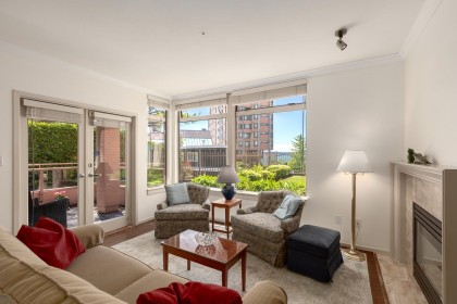Photo 5 at 306 - 2271 Bellevue Avenue, Dundarave, West Vancouver
