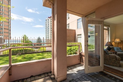 Photo 24 at 306 - 2271 Bellevue Avenue, Dundarave, West Vancouver