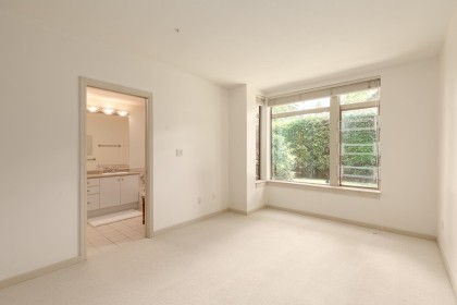 Photo 15 at 306 - 2271 Bellevue Avenue, Dundarave, West Vancouver