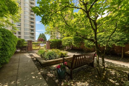 Photo 29 at 306 - 2271 Bellevue Avenue, Dundarave, West Vancouver