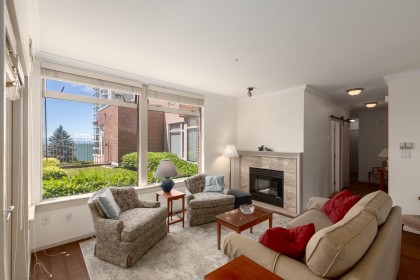 Photo 4 at 306 - 2271 Bellevue Avenue, Dundarave, West Vancouver