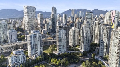 Photo 13 at 306 - 583 Beach Crescent, Yaletown, Vancouver West