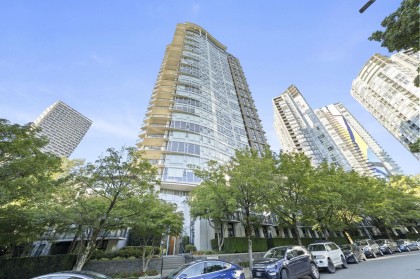 Photo 1 at 306 - 583 Beach Crescent, Yaletown, Vancouver West