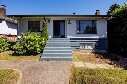 Photo 2 at 836 E 4th Street, Queensbury, North Vancouver