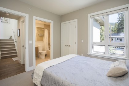 Photo 13 at 300 - 2432 Haywood Avenue, Dundarave, West Vancouver