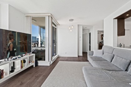 Photo 8 at 3302 - 193 Aquarius Mews, Yaletown, Vancouver West