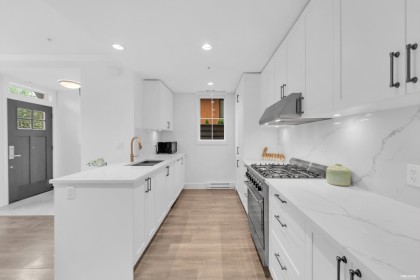 Photo 13 at 469 W 63rd Avenue, Marpole, Vancouver West