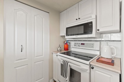 Photo 13 at 602 - 567 Lonsdale Avenue, Lower Lonsdale, North Vancouver