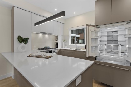 Photo 4 at 312 - 342 Mountain Highway, Lynnmour, North Vancouver