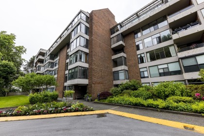 Photo 2 at 407 - 4101 Yew Street, Quilchena, Vancouver West