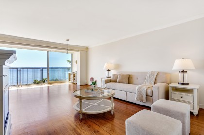 Photo 2 at 107 - 150 24 Street, Dundarave, West Vancouver