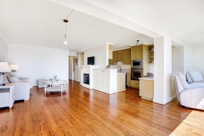 Photo 6 at 107 - 150 24 Street, Dundarave, West Vancouver