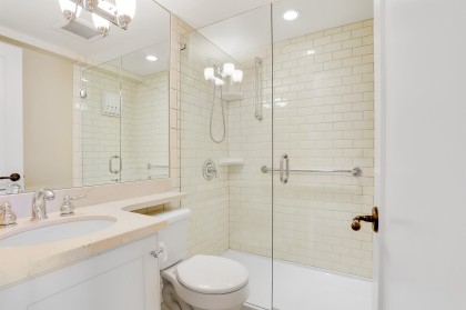 Photo 17 at 107 - 150 24 Street, Dundarave, West Vancouver