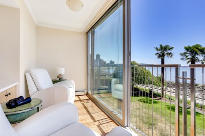 Photo 4 at 107 - 150 24 Street, Dundarave, West Vancouver
