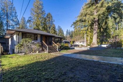 Photo 3 at 4491 Primrose Lane, Canyon Heights NV, North Vancouver